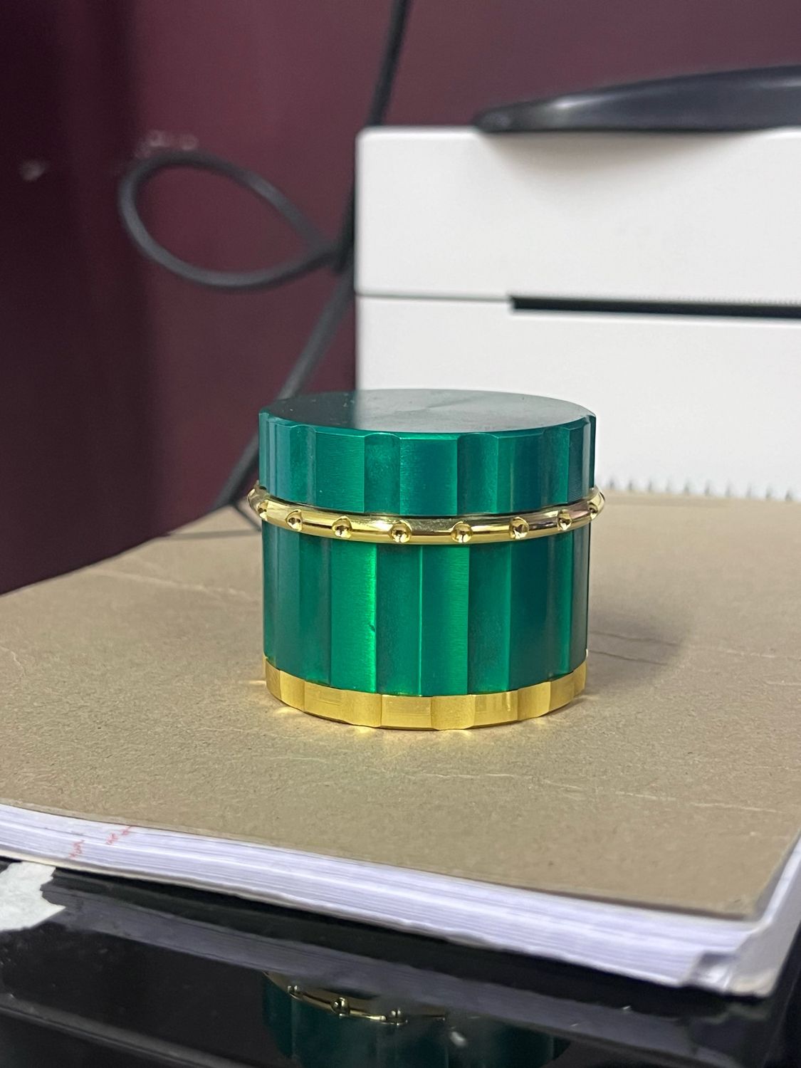Magnetic Lock 4-Tier Grinder