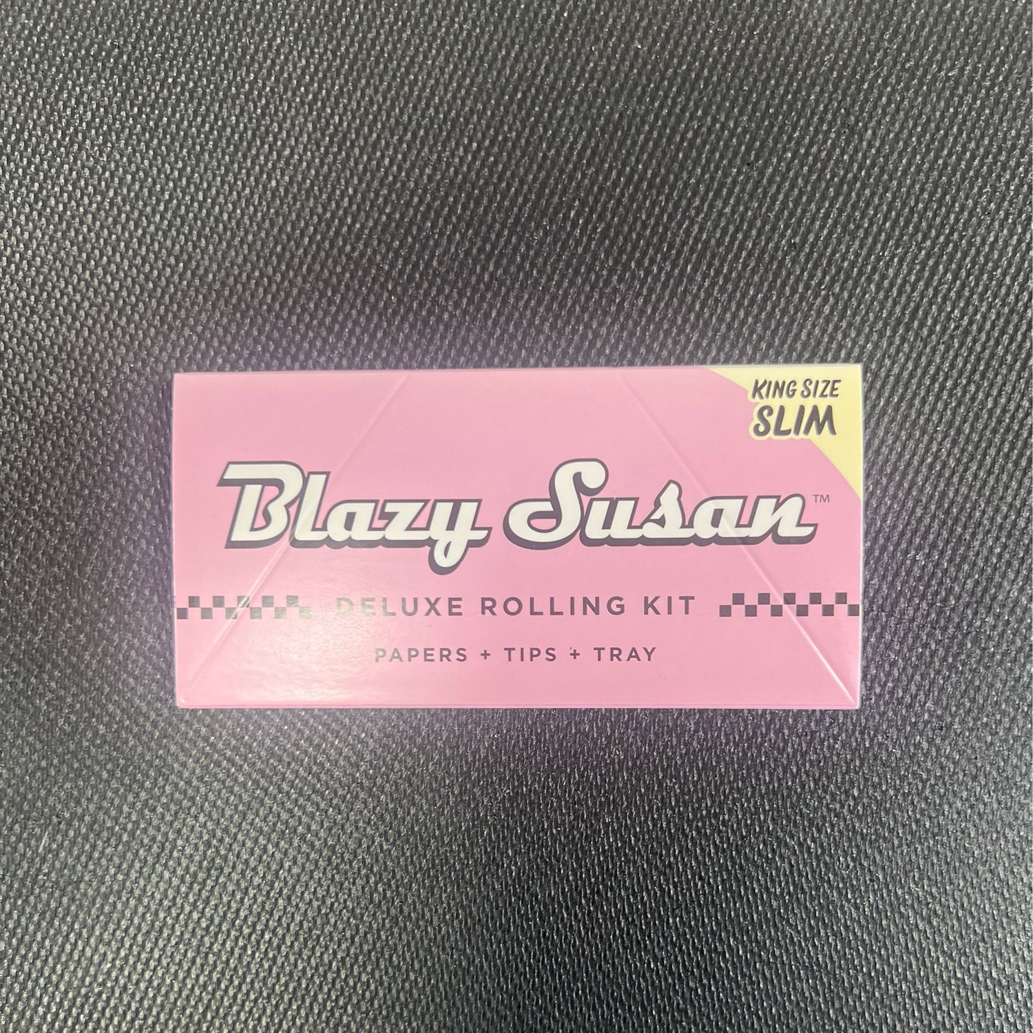 Blazy Susan Deluxe Rolling Paper&#39;s with Tips &amp; Tray, Size: King Size Slim, Colour: Pink