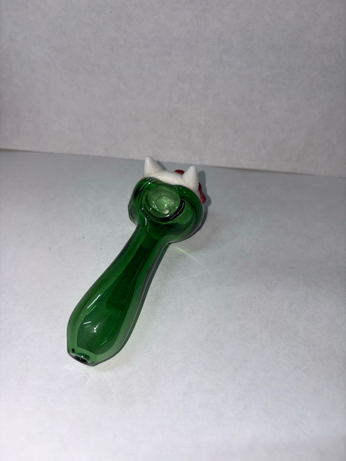 Colored Hello Kitty Hand Pipe, Colour: Green