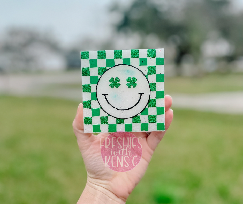 Checkered Smiley Clover