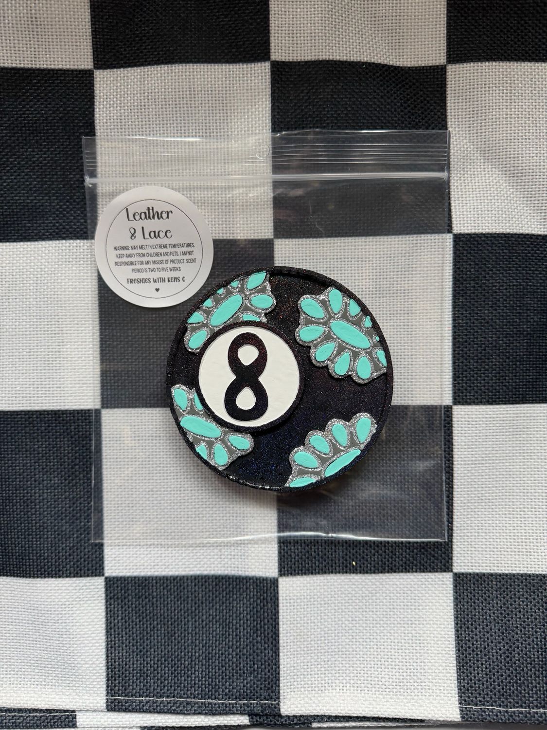 8 Ball With Conchos
