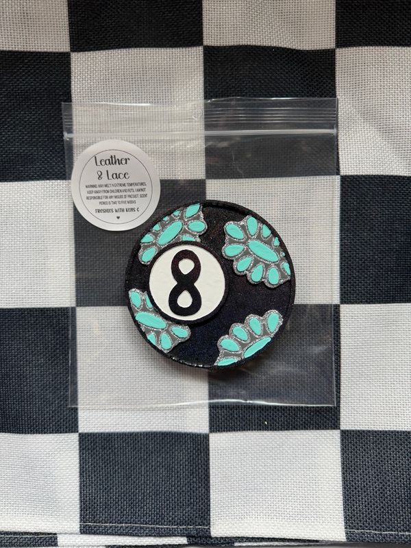 8 Ball With Conchos