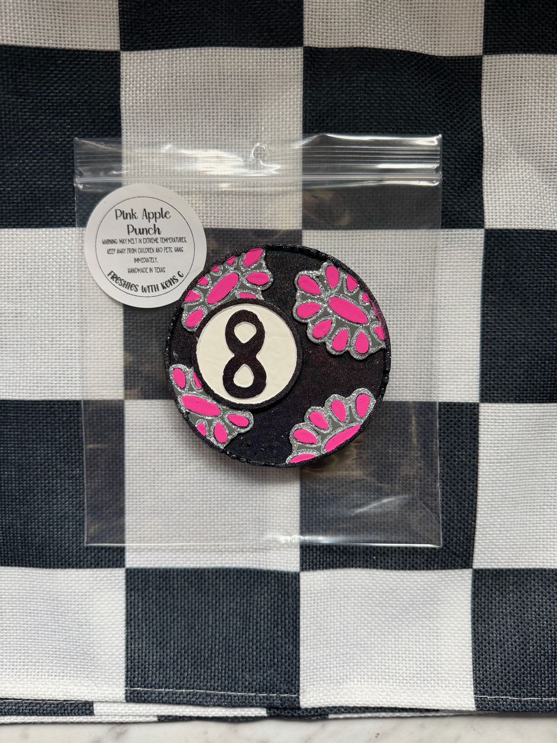 8 Ball With Conchos