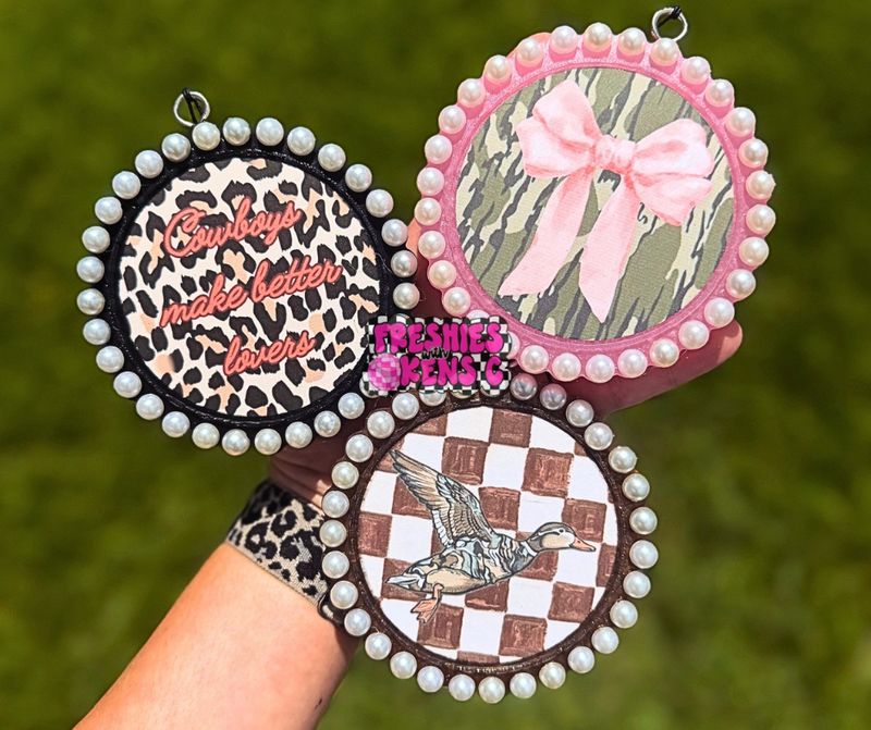Custom Pearl Round