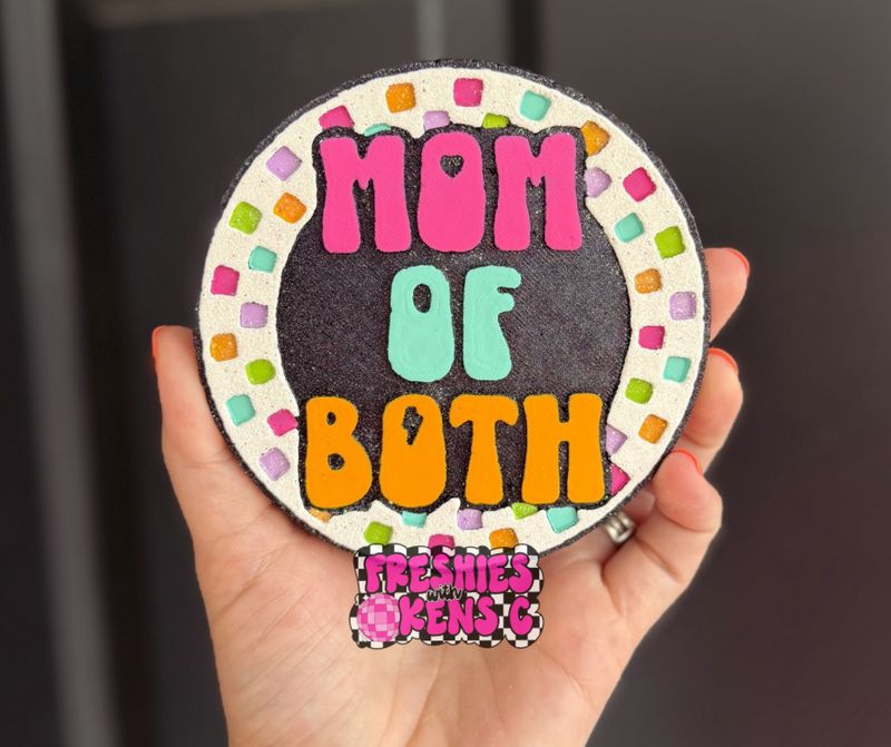 Checkered Mom Round