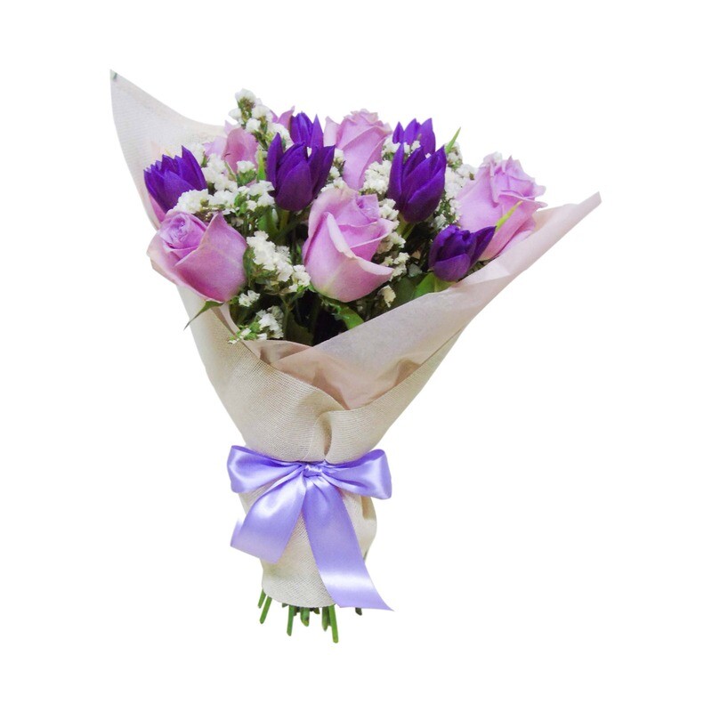 bouquet de rosas y tulipanes