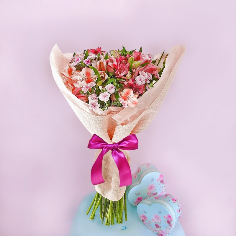 Bouquet de alstroemerias y rafini