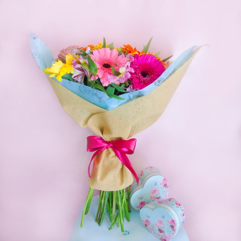 Bouquet de gerberas y alstroemerias-
