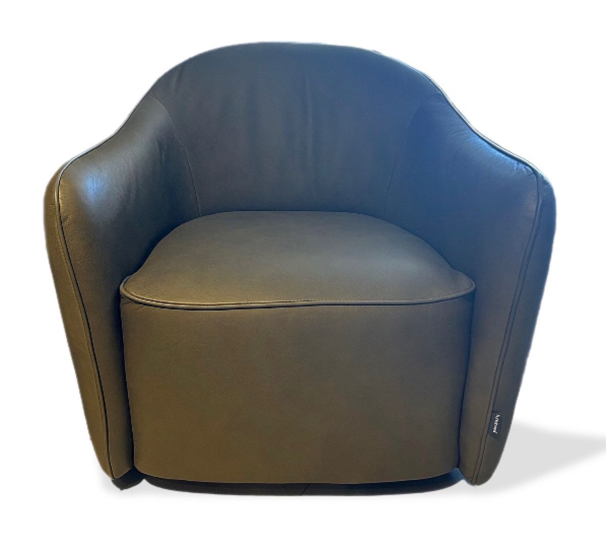 Beetle swivel chair