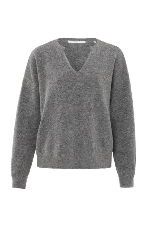 YaYa Sweater with round v-neck