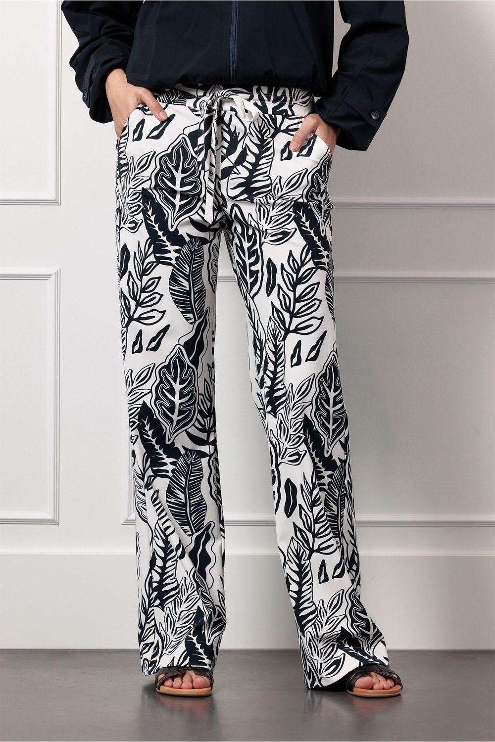 Studio Anneloes Abigail leaves trousers Blauw