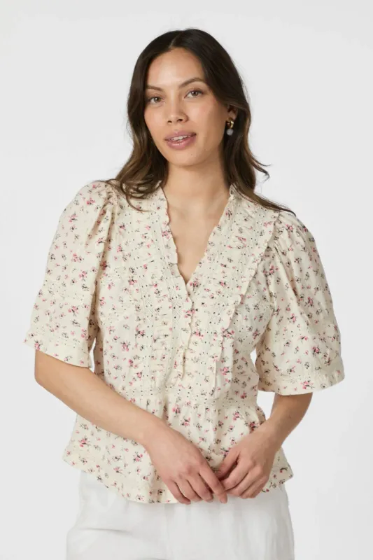 Neo Noir Evienne Floral Blush top Ecru