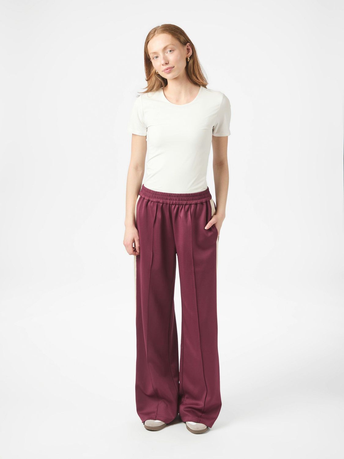 Neo Noir Puggy Track Suit Pants Rood