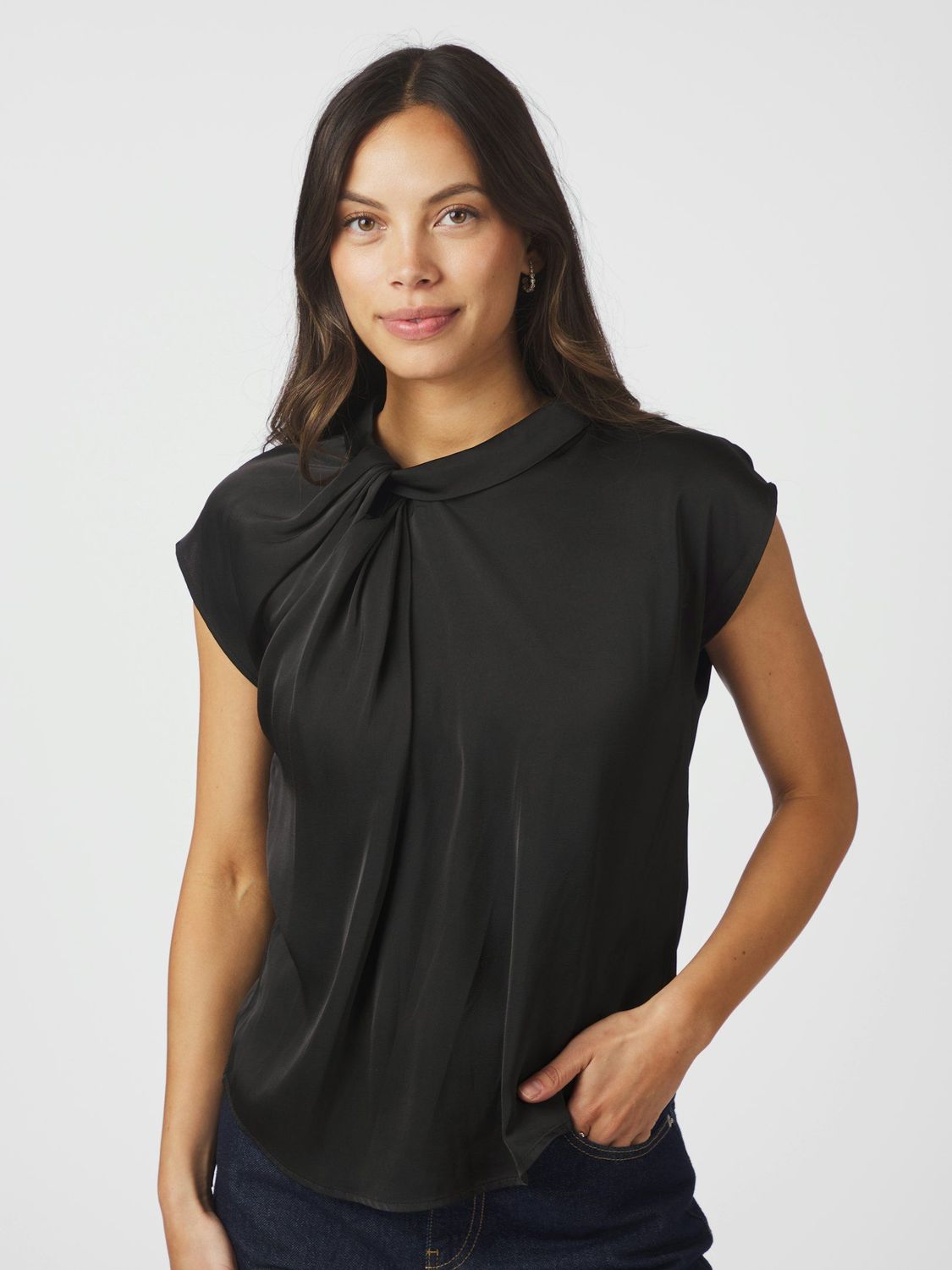 Neo Noir Fleur Drapy Satin Blouse Zwart