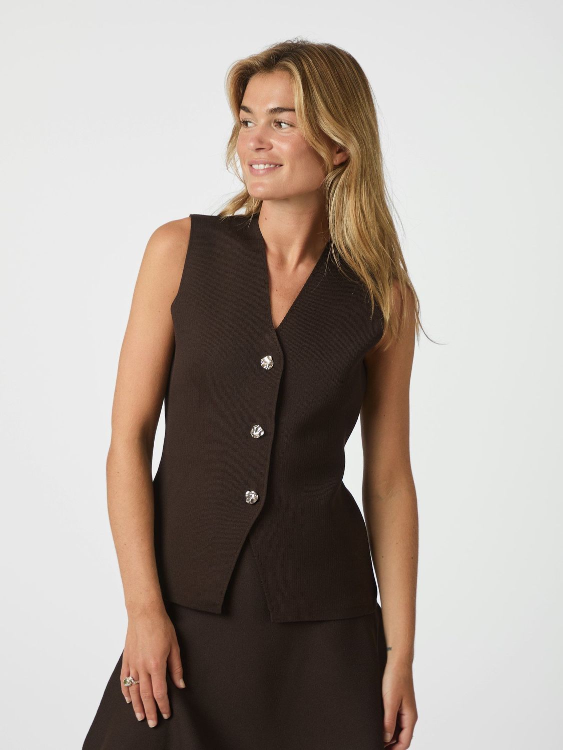 Neo Noir Sway Smooth Knit Waistcoat Bruin