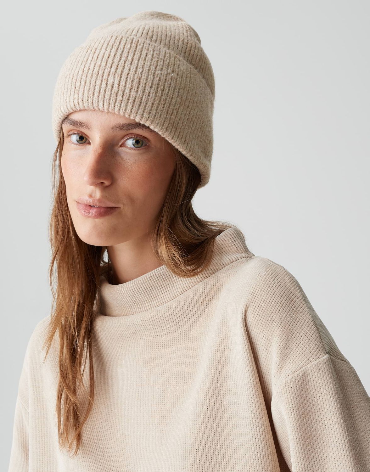 Opus Ribgebreide muts Beige