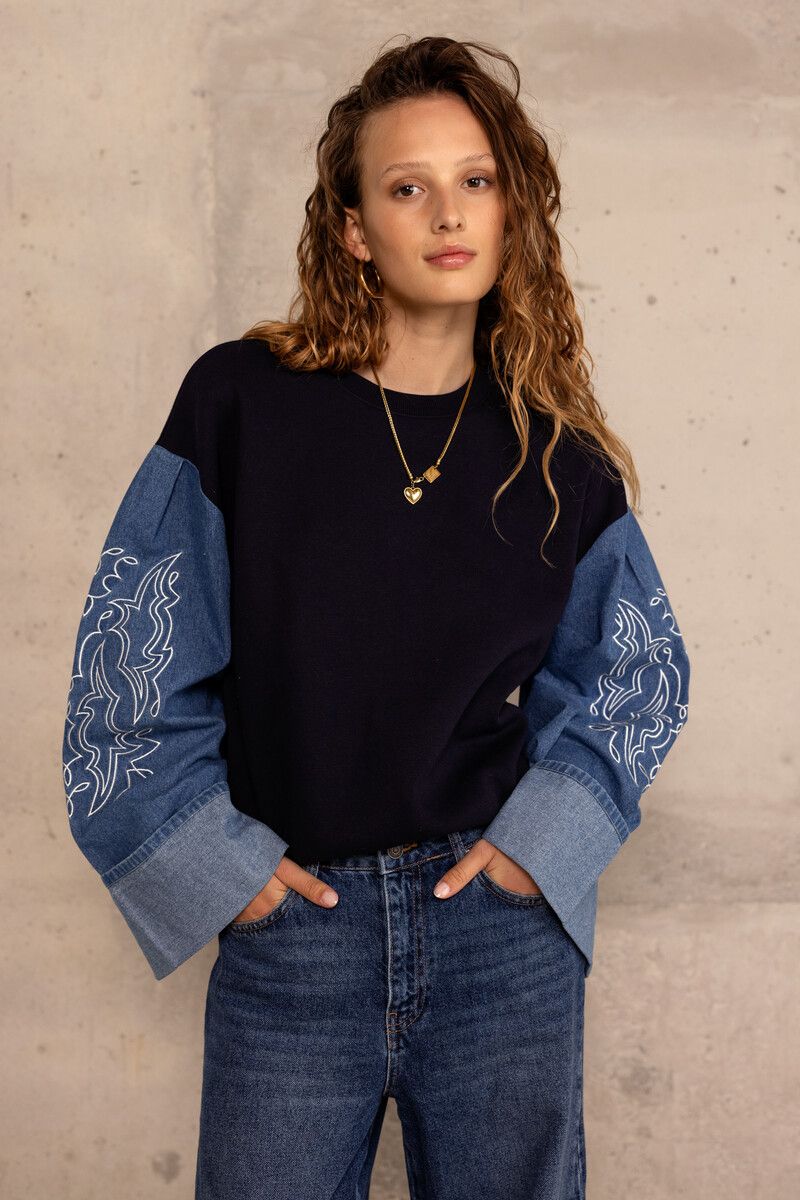 My Jewellery Sweater with denim western sleeves Blauw