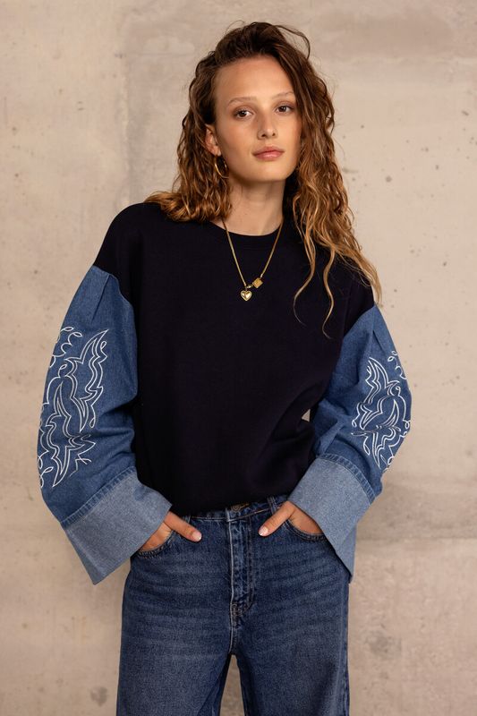 My Jewellery Sweater with denim western sleeves Blauw