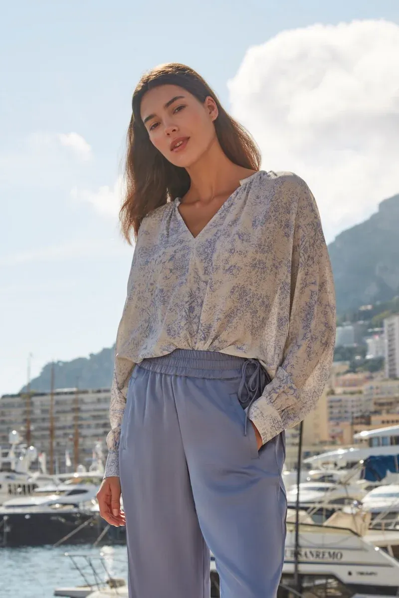 YaYa Top with V-neck and print Beige