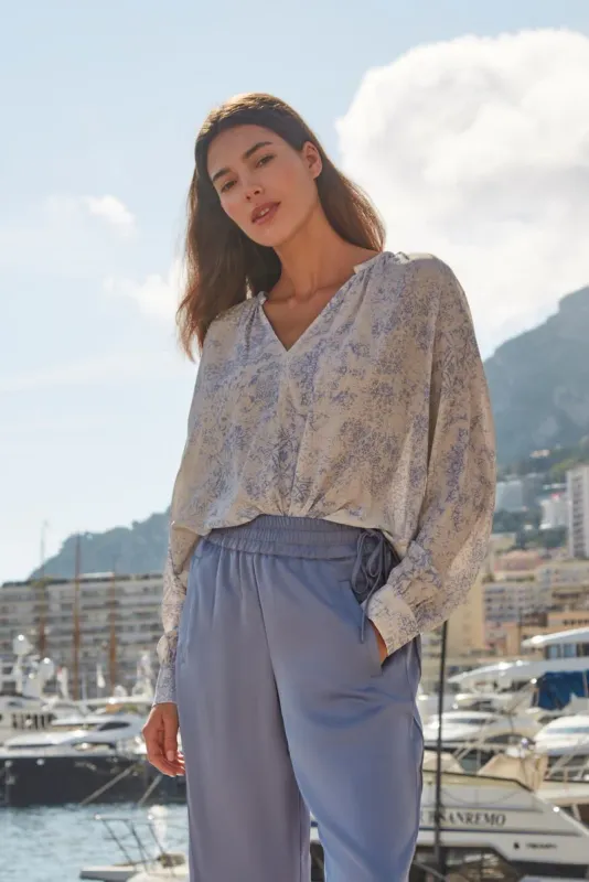 YaYa Top with V-neck and print Beige