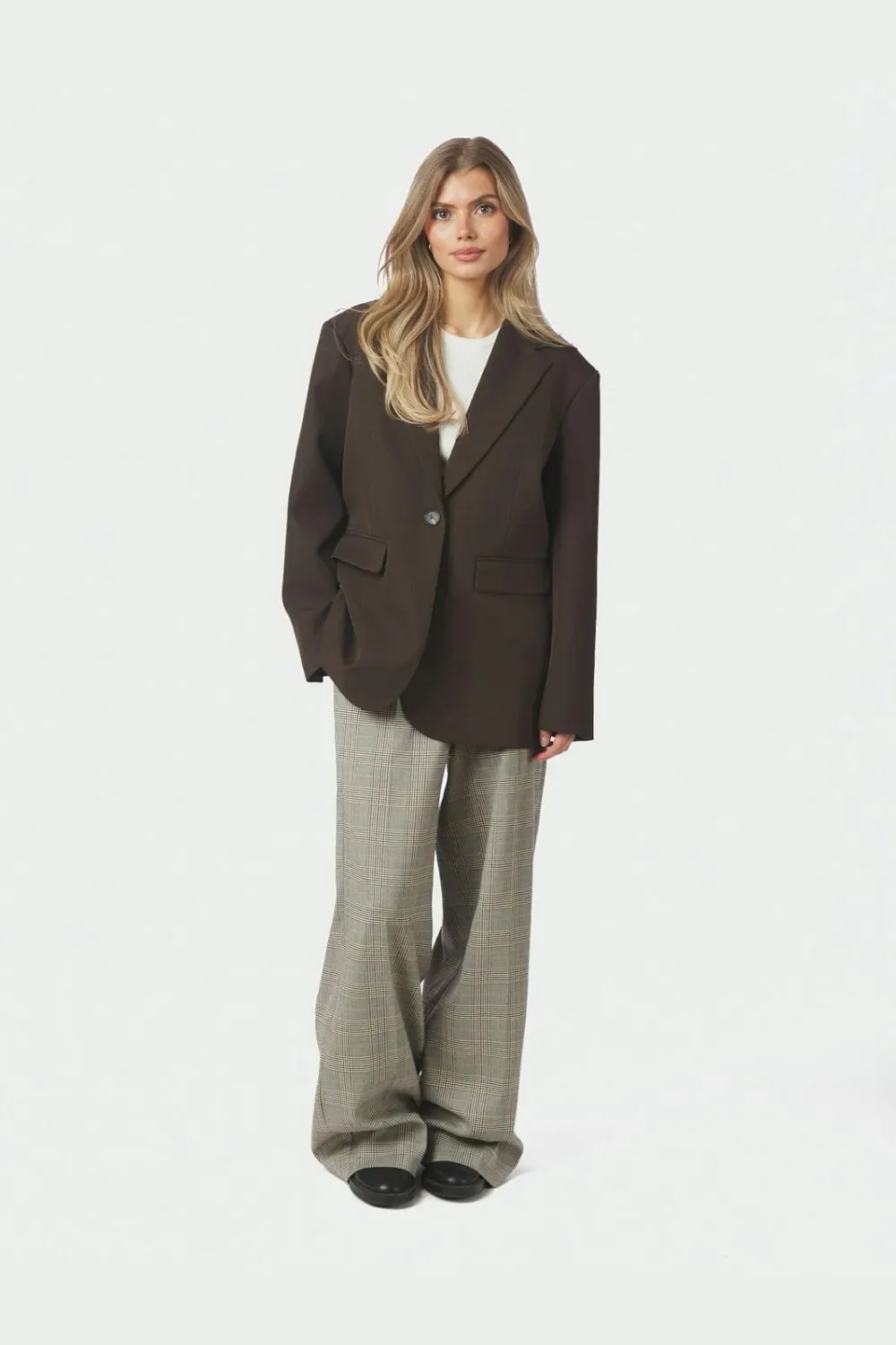 Neo Noir aarielle structure blazer Bruin