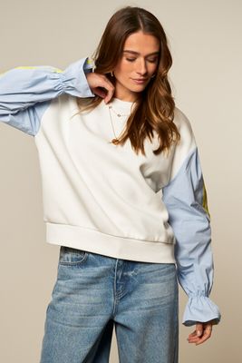My Jewellery Sweater met Blauwe Mouwen