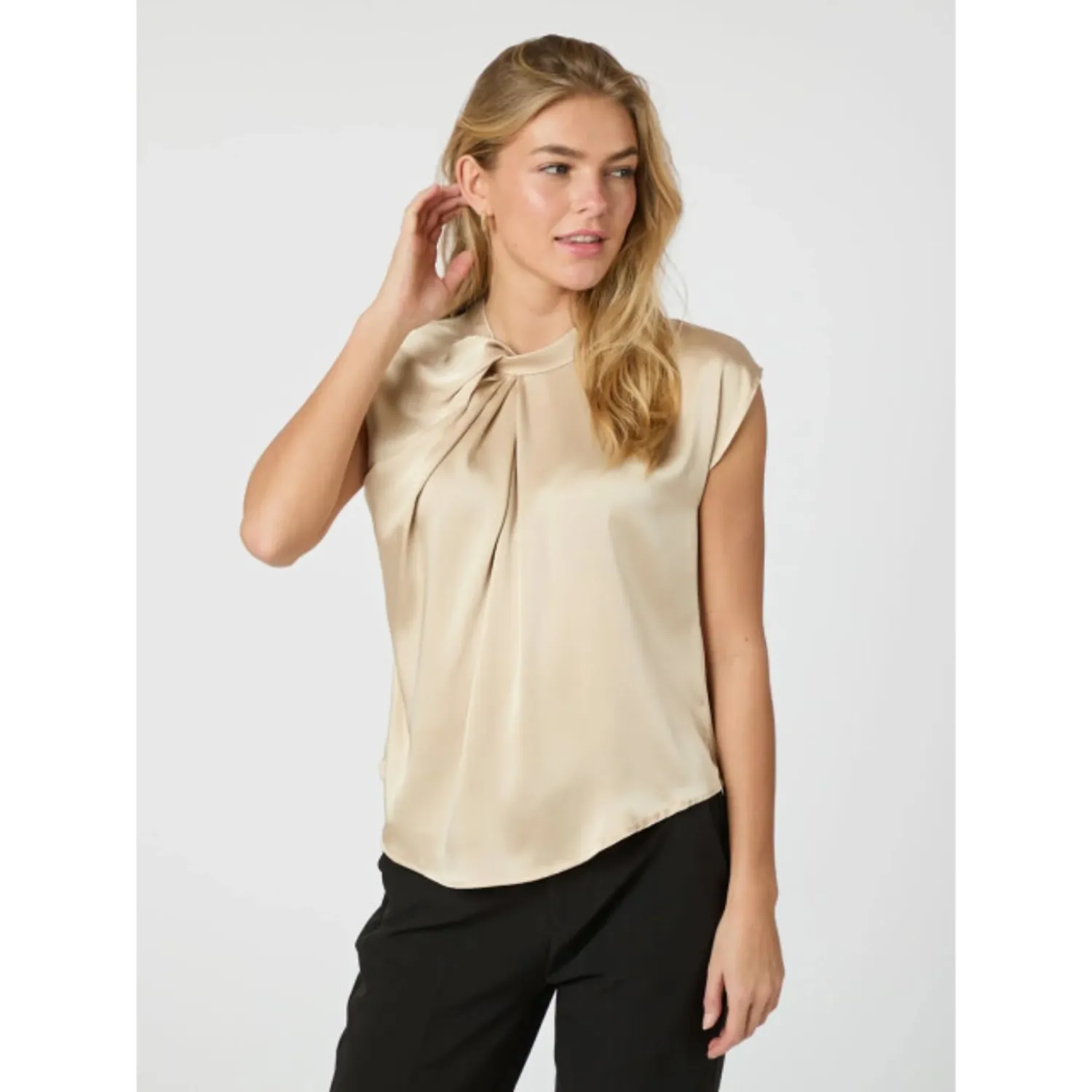 Neo Noir Fleur Drapy Satin Blouse Bruin