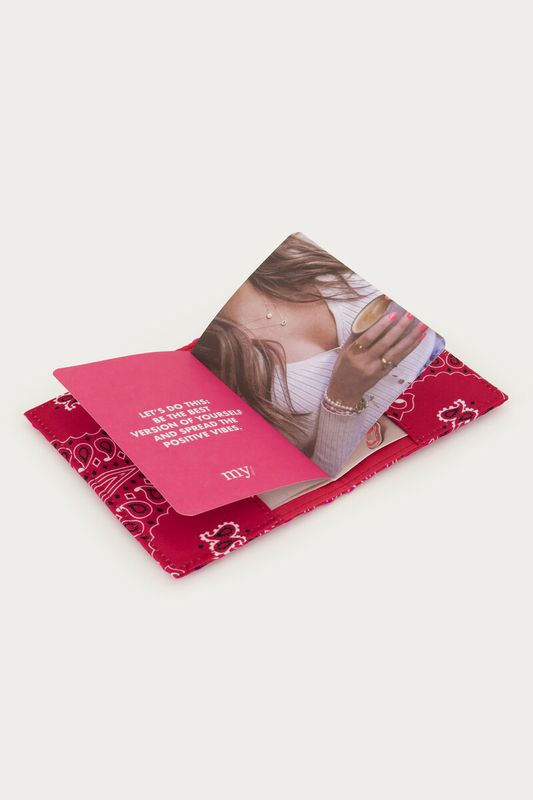 My Jewellery burgundy paspoort hoes met bandana print
