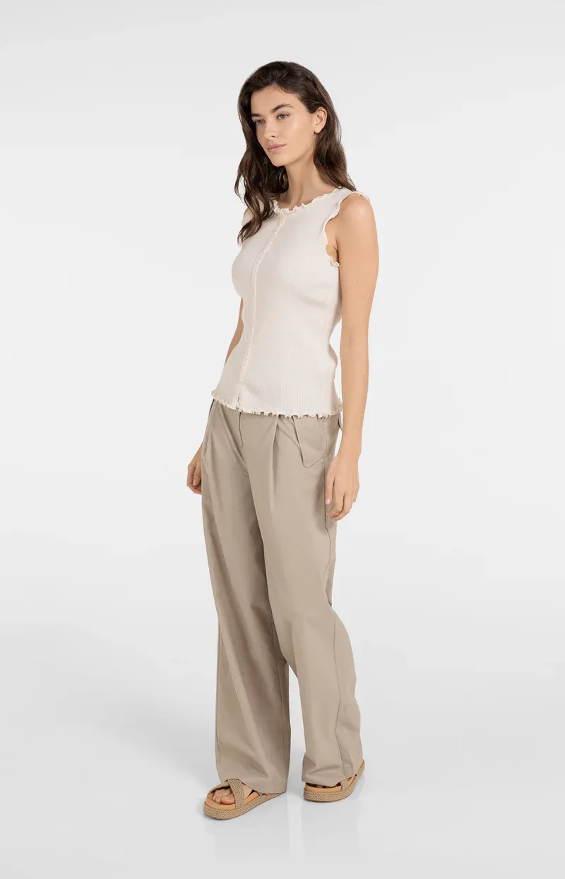 YAYA Geribde top met rucheboorden Beige
