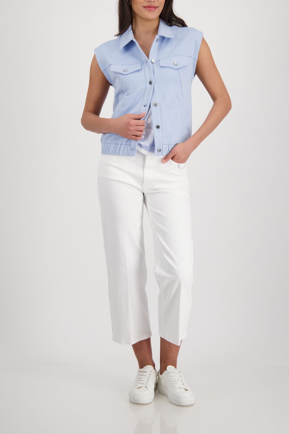 Monari gilet met knopen licht blauw