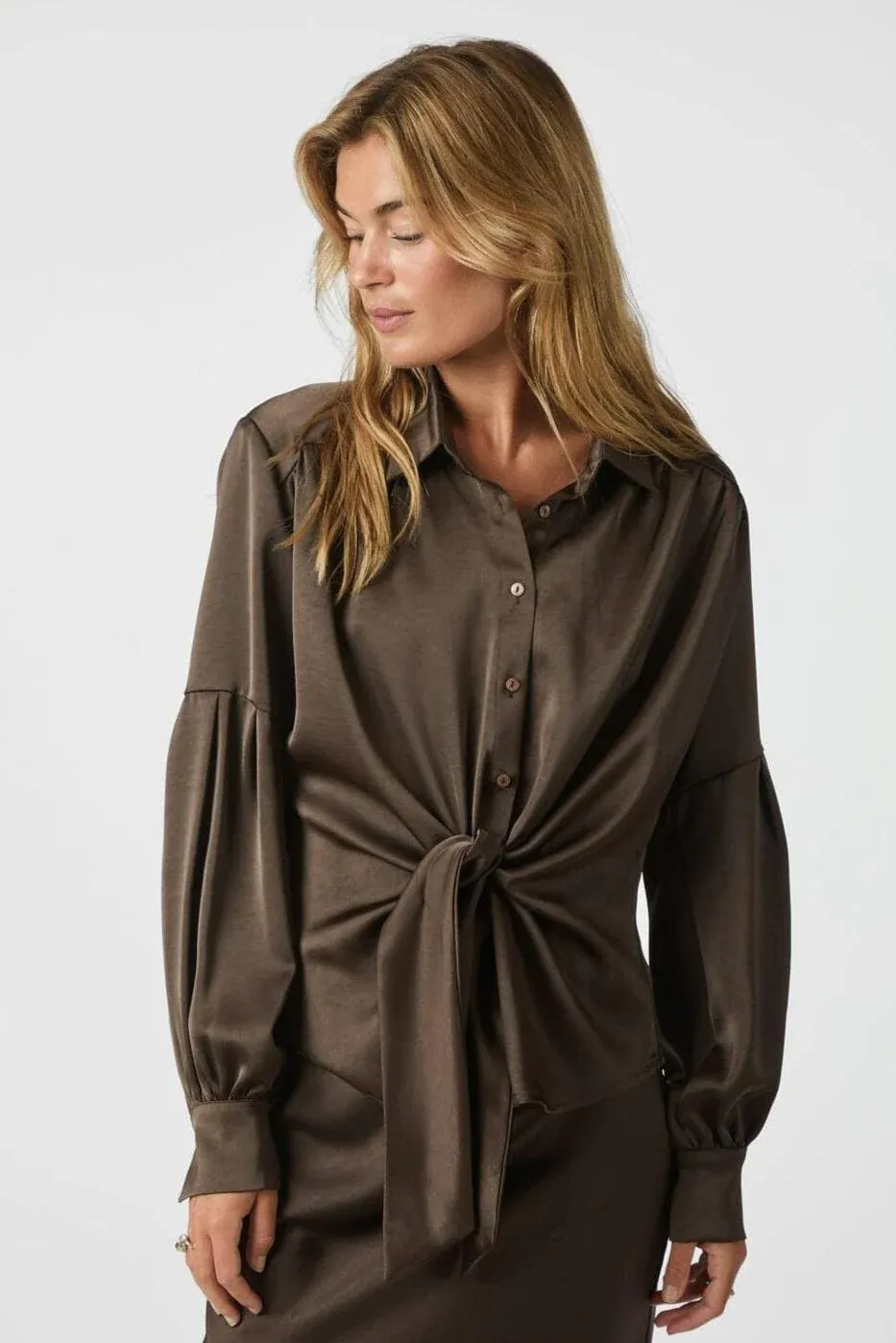 Neo Noir Naja Satin Shirt Bruin