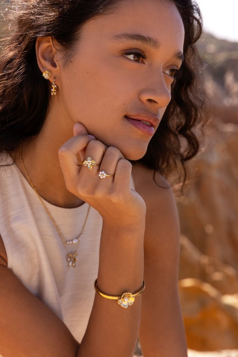 My Jewellery Ring met bloem en witte kralen goud