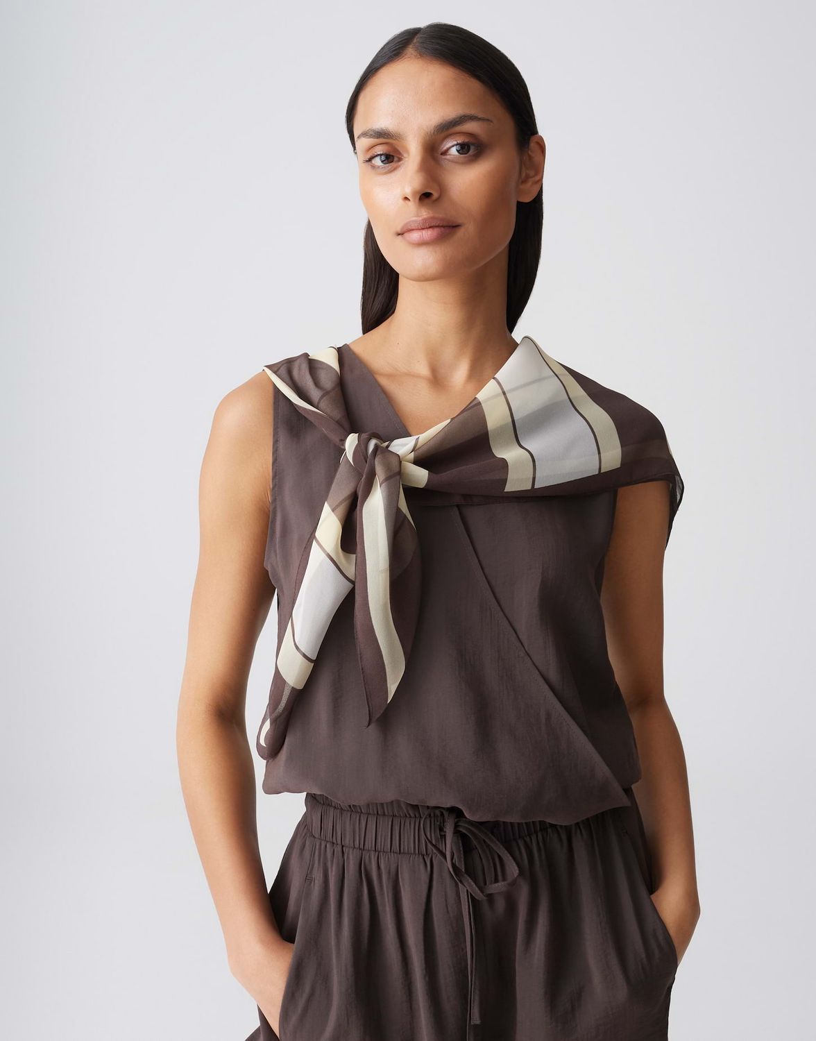 Opus sjaaltje Abillie resort Bruin met geel