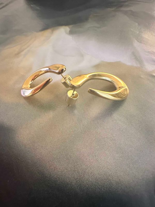 Ellen Beekmans Swirl oorstekers II Goud