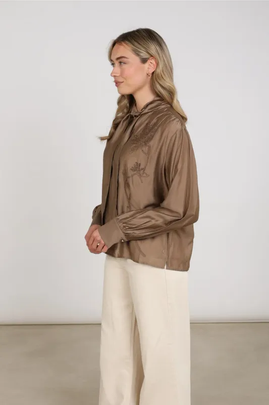 Nukus Angie Blouse Tie Bruin