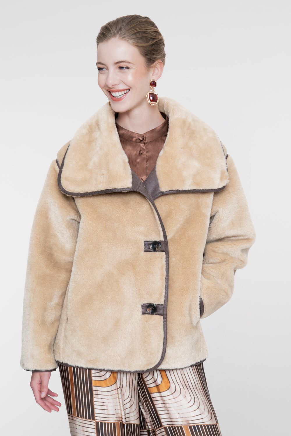 Geisha Jacket kort bonded fur Bruin