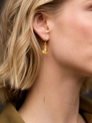 Ellen Beekmans Lange facet drops oorbellen Goud