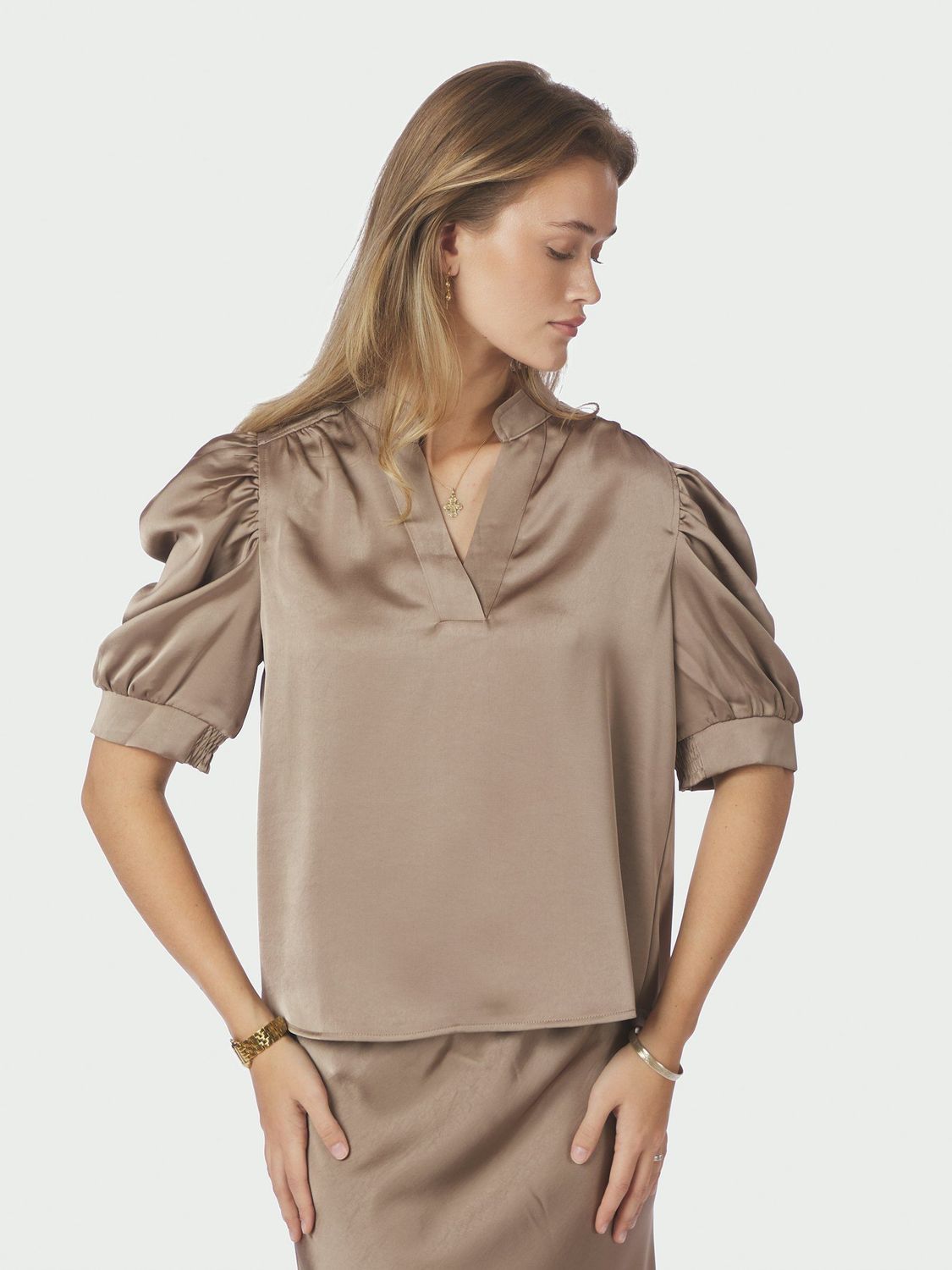 Neo Noir Roella Heavy Sateen Blouse Bruin