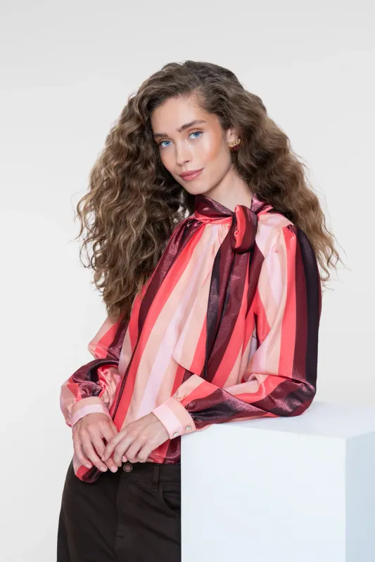 Geisha blouse met strikhals en glanzend streeppatroon Roze