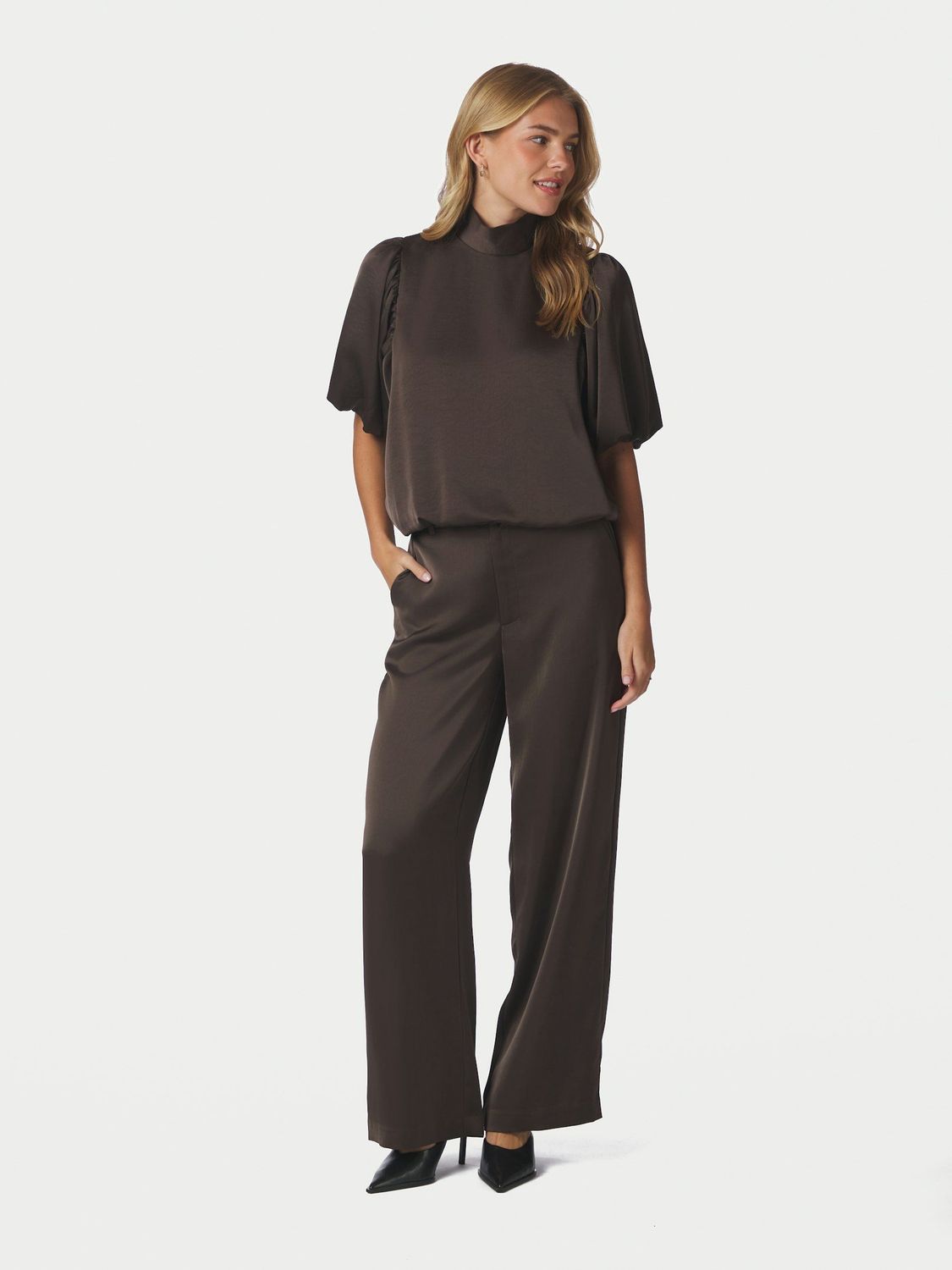 Neo Noir Parisa Heavy Sateen Blouse Bruin