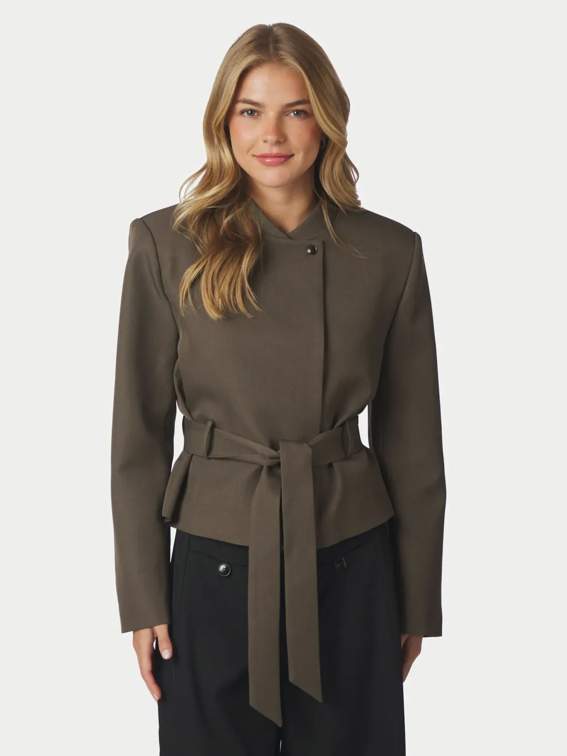 Neo Noir Kailyn Structure Blazer Bruin