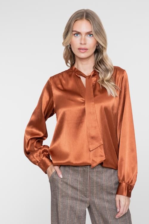 Geisha Blouse satin with bow tie Goud
