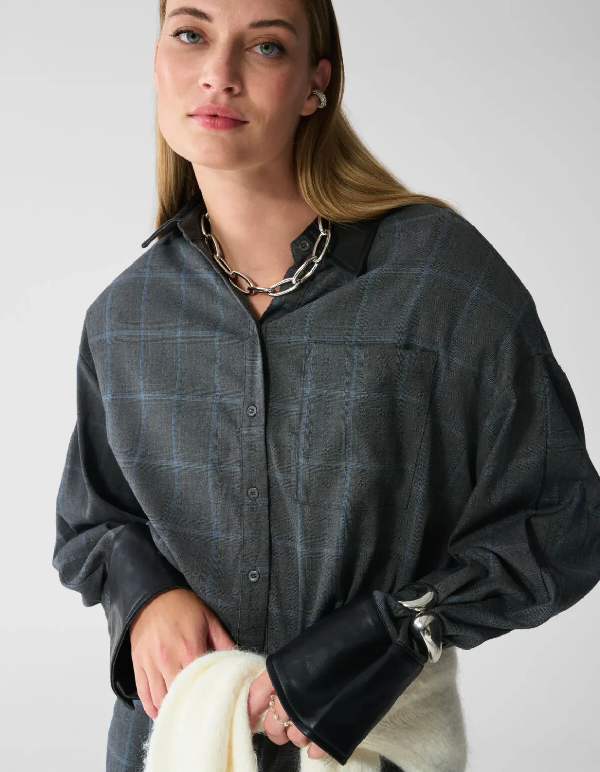 Shoeby Cropped Ruiten Blouse Donkergrijs