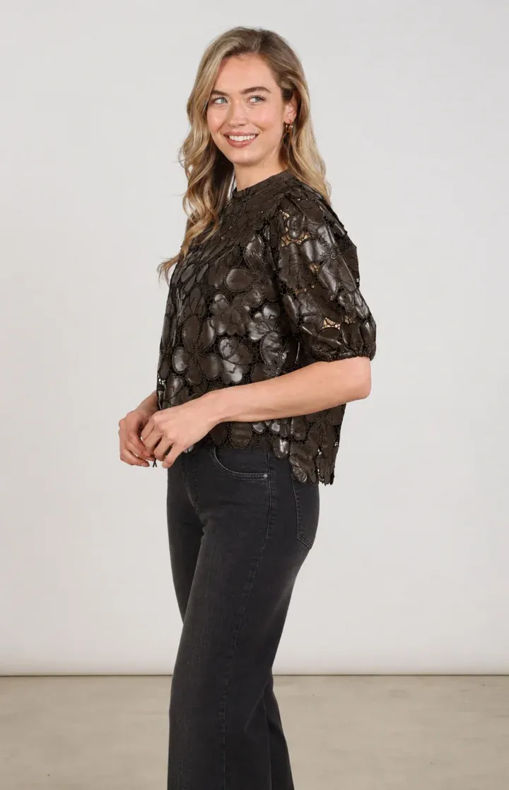 Nukus Nicole Top Flower PU Bruin