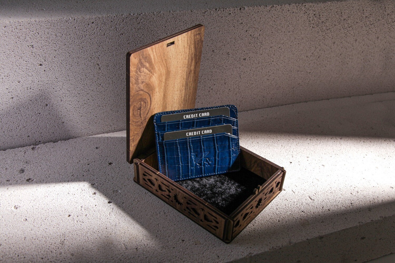 LAMASSU LEATHER CARD HOLDER WITH BOX GIFT, Color: BLUE