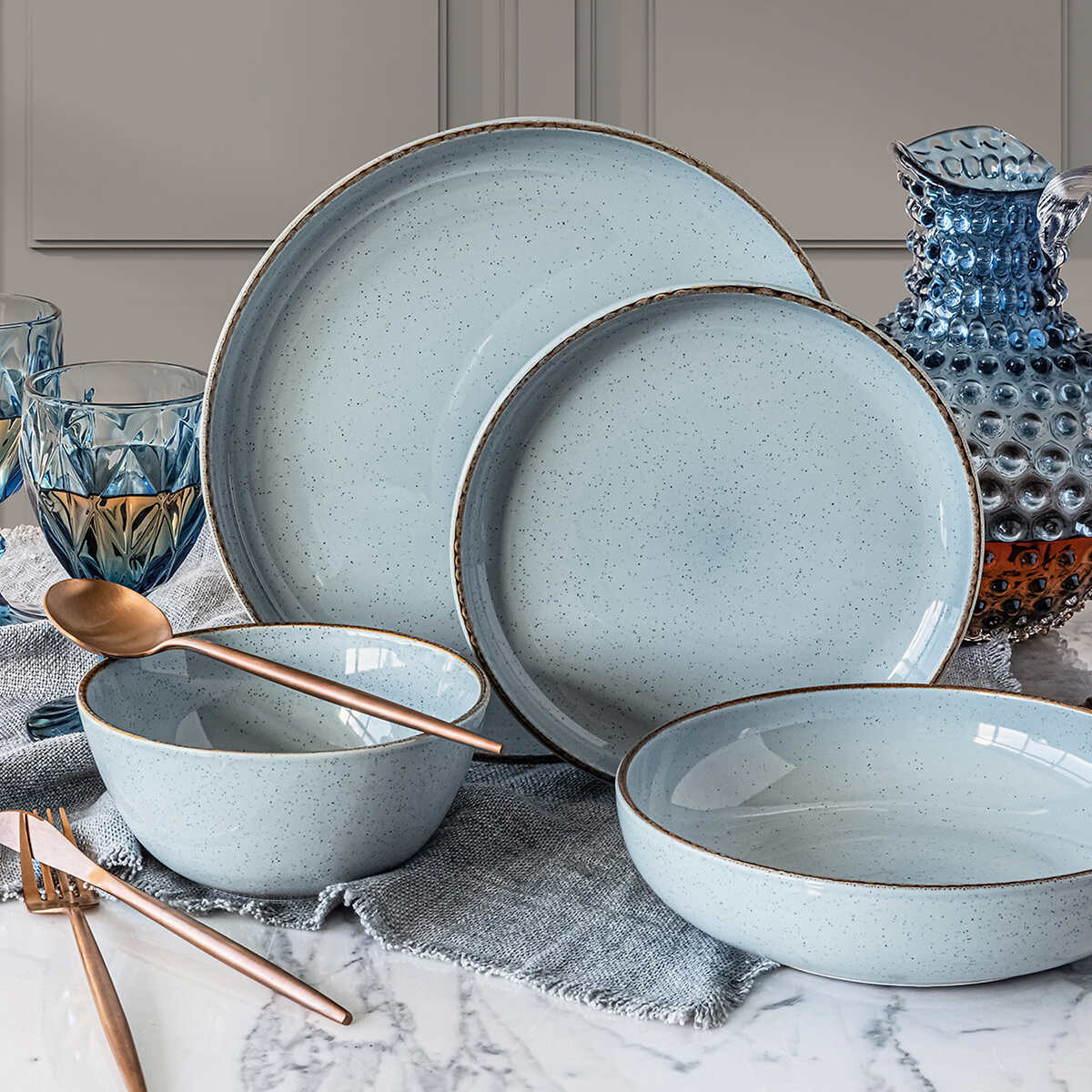 OVER AND BACK STONEWARE DINNERWARE 16 PIECES Colour: Blue