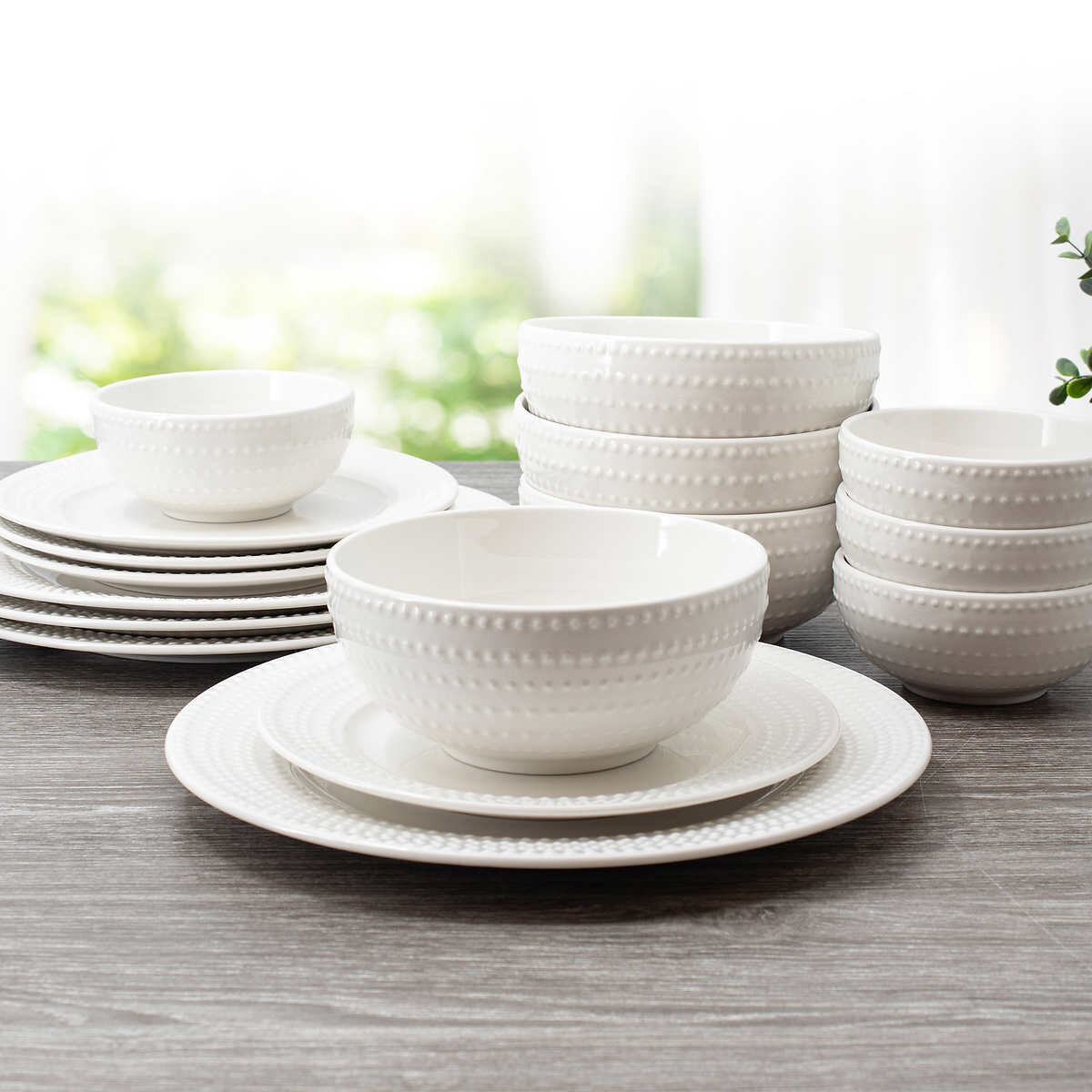 Mikasa Adeline Porcelain Dinnerware Set, 16-piece