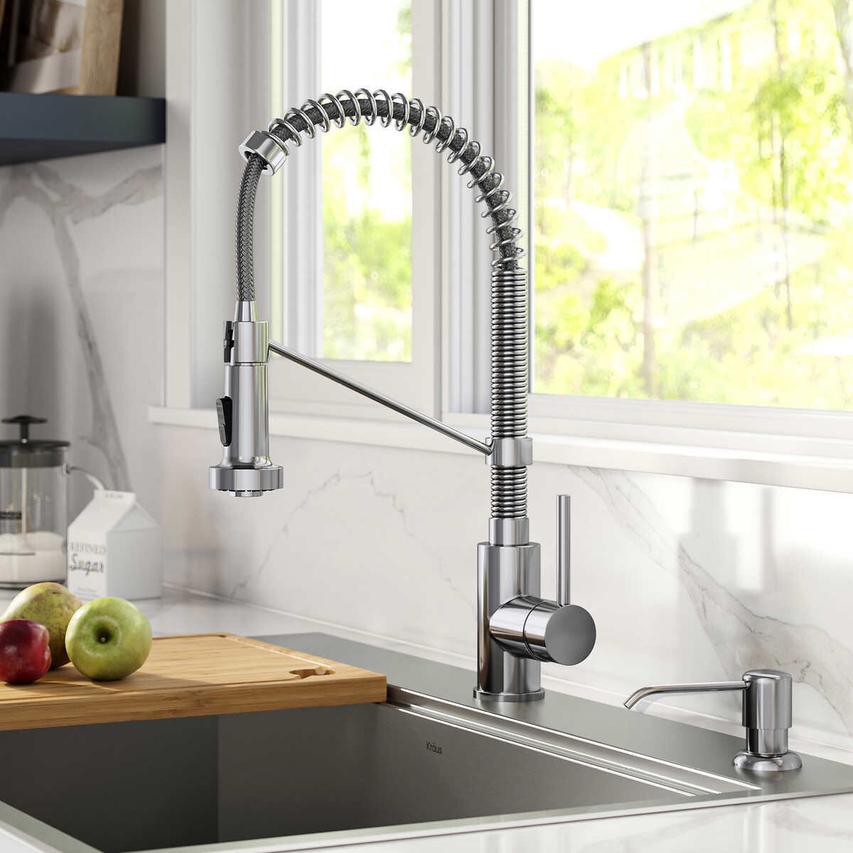 KRAUS Bolden 18 in. Pull-Down Faucet with Soap Dispenser Colour: Chrome