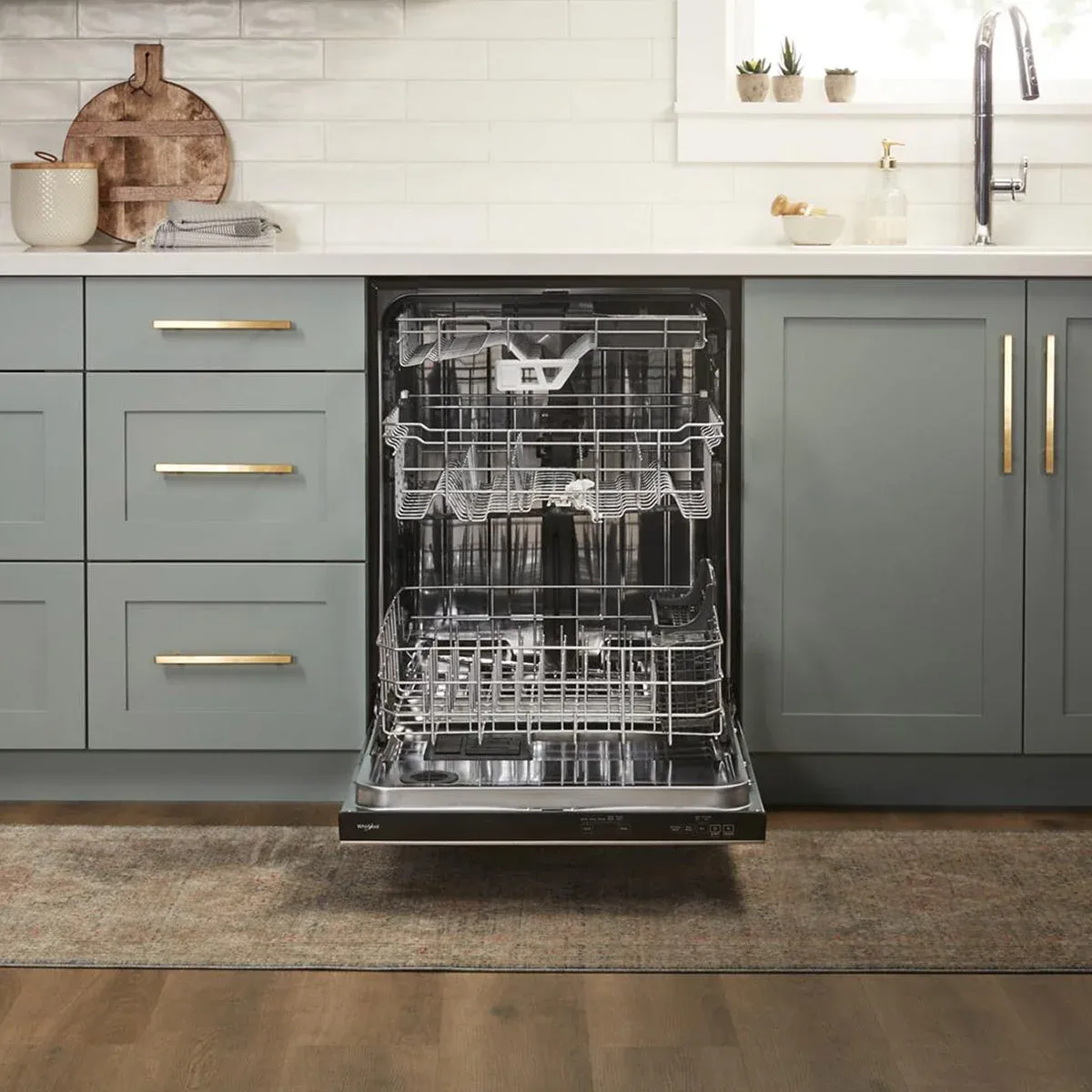 Whirlpool 24 in Stainless Steel Dishwasher with Third Rack