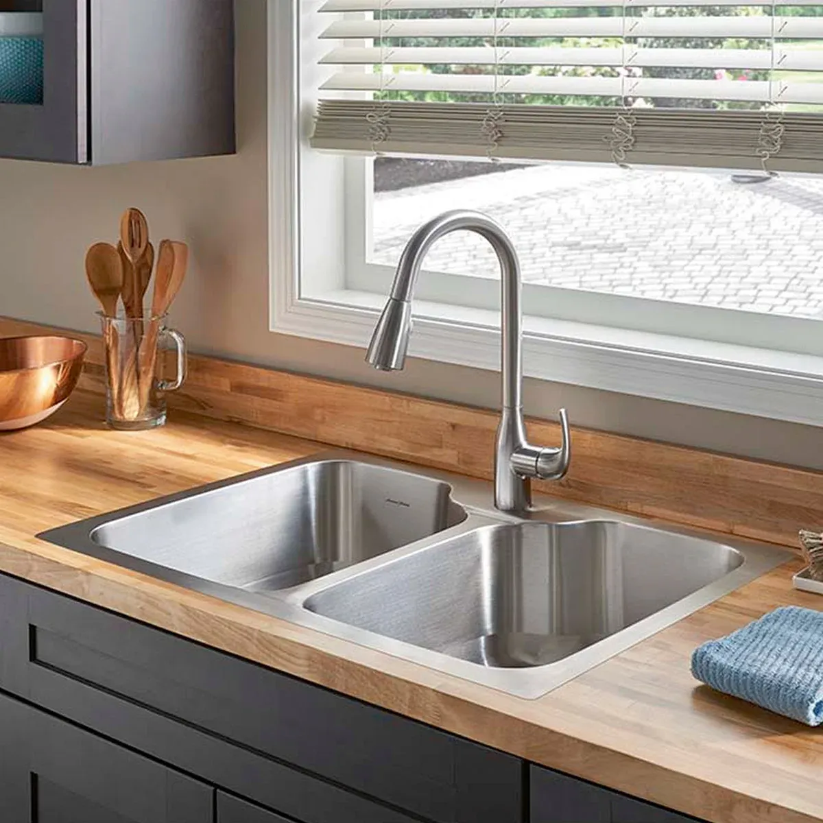 American Standard Fairacres Stainless Steel Kitchen Sink With Pull-Down Faucet Number of Bowls: Double Bowl